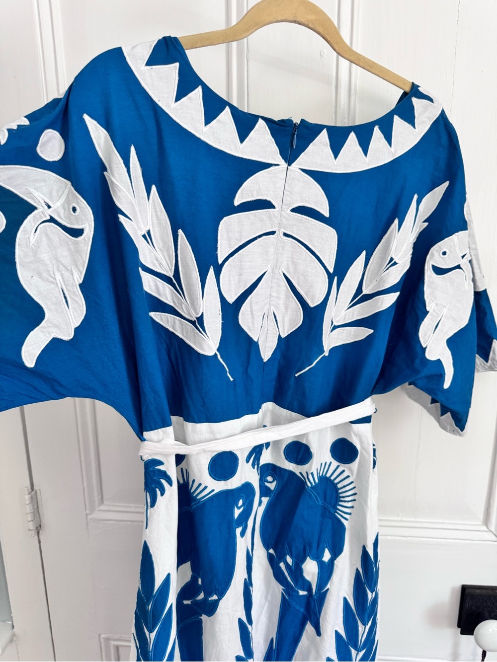 Farm Rio embroidered pineapple birds, palms maxi dress size large. NWT. $315. - Picture 11 of 12